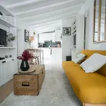 Exquisite Apartment In Paris 3Rd
