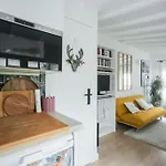 Exquisite Apartment In Paris 3Rd