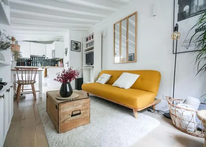 Exquisite Apartment In Paris 3Rd