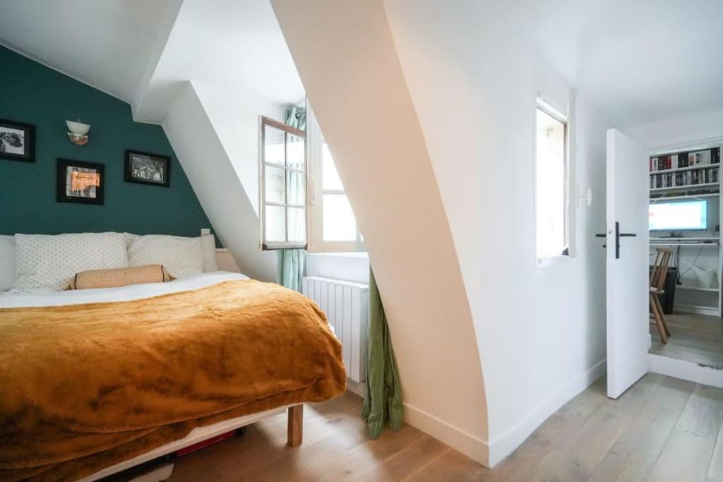 Apartment Exquisite In 3rd Paris